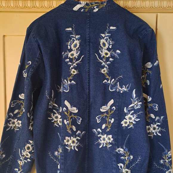 Denim and Co Women's Blue Floral Embroidered Zip Up Jacket NWT Sz Large - Picture 2 of 11